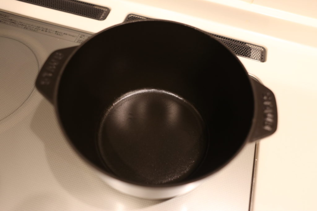 ストウブ】ココハンのお手入れ！シーズニング | いとしのわがや 